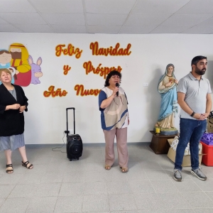 Funcionarios/as participan en actividad de bienestar de fin de año